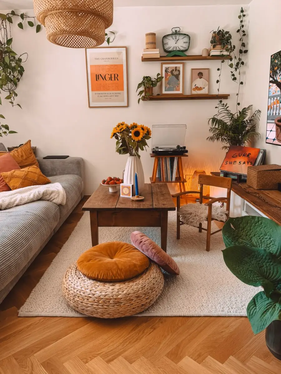 Warm and inviting living room decor elements