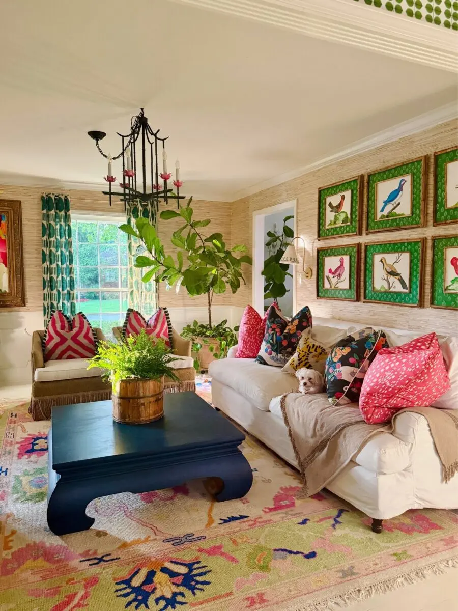 A Bright and Inviting Living Room Retreat