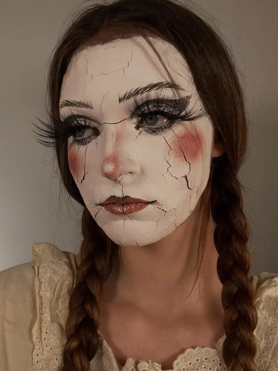 Unique Cracked Doll Makeup Look for Halloween