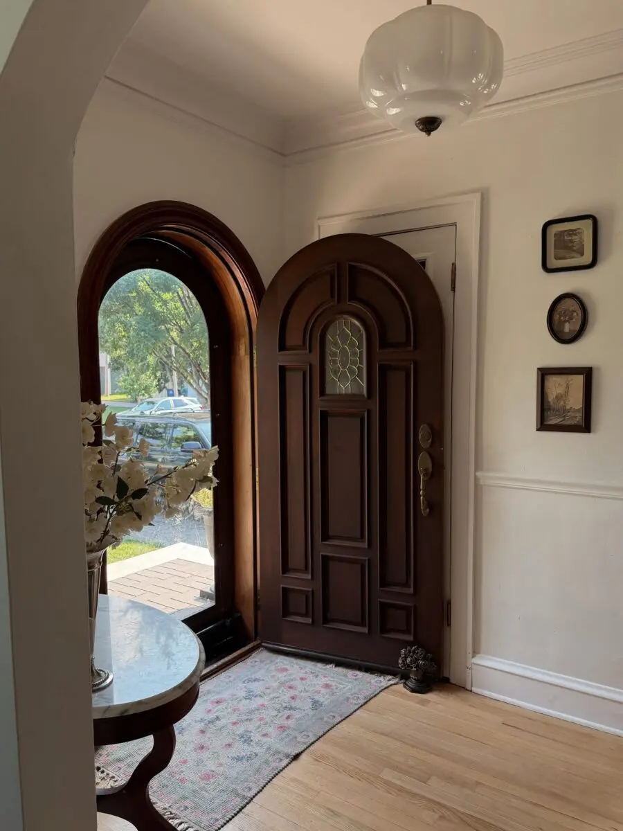 Charming entrance with classic decor elements