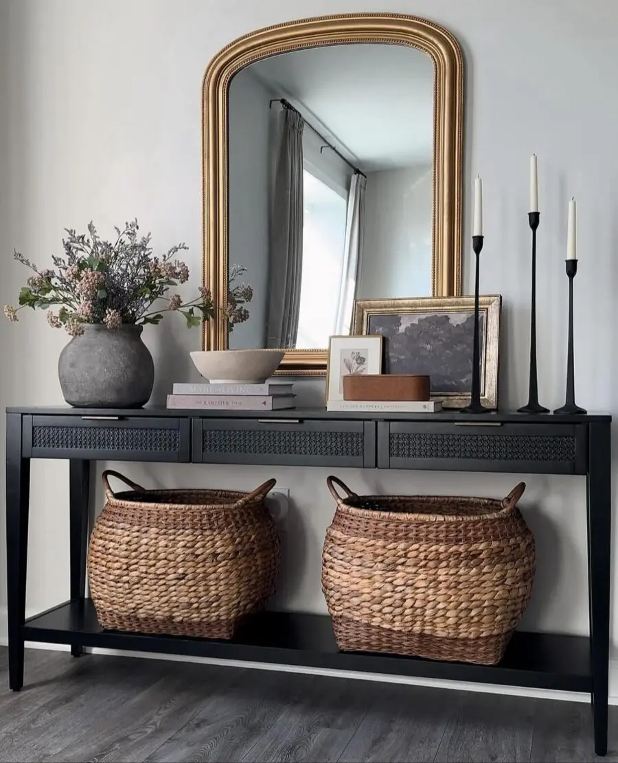 Stylish Entryway Table Decor Ideas