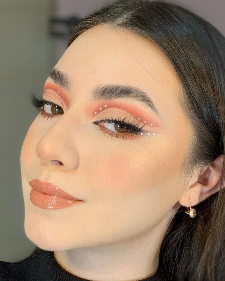 Glamorous Euphoria-inspired makeup look