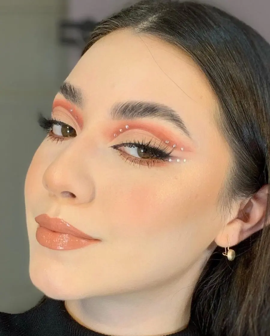 Glamorous Euphoria-inspired makeup look