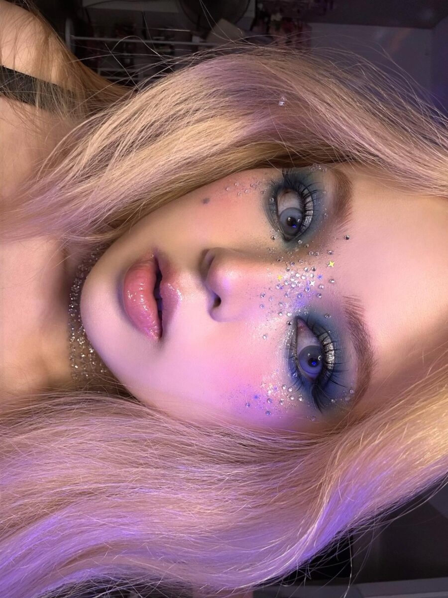 Stunning galaxy-inspired starry eye makeup look