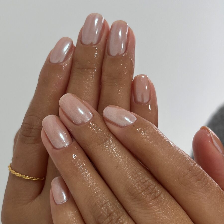 Glossy, iridescent nails with a chic vibe