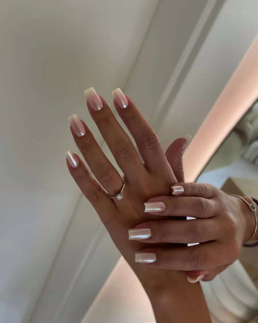 Chic ombre stiletto nails for a dreamy touch