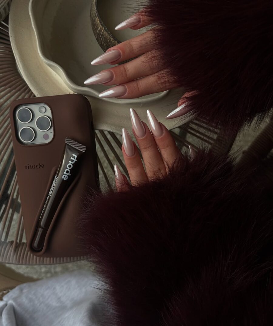 Elegant long nails with glamorous finish