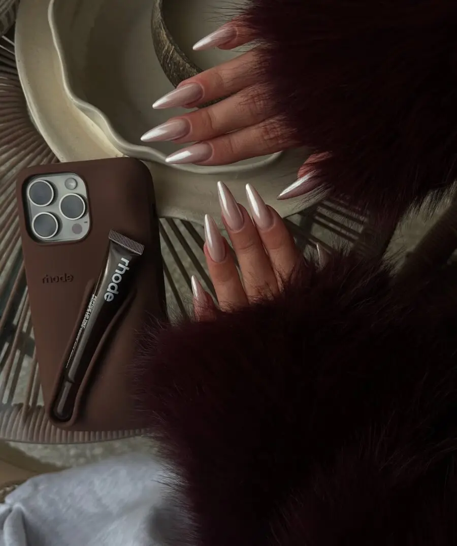 Elegant long nails with glamorous finish