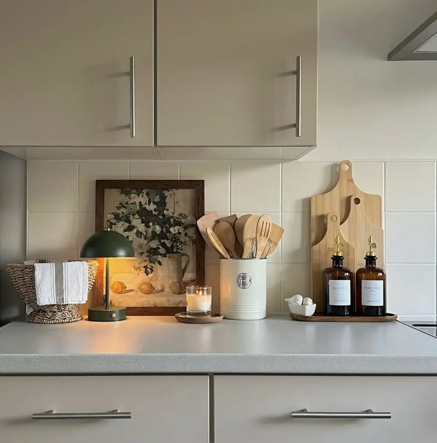 Cozy and Stylish Kitchen Counter Decor