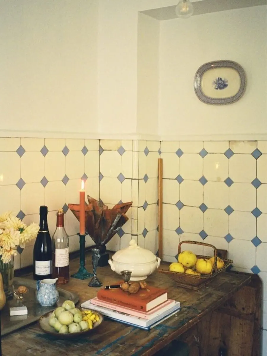 Charming Vintage Decor for the Kitchen Counter