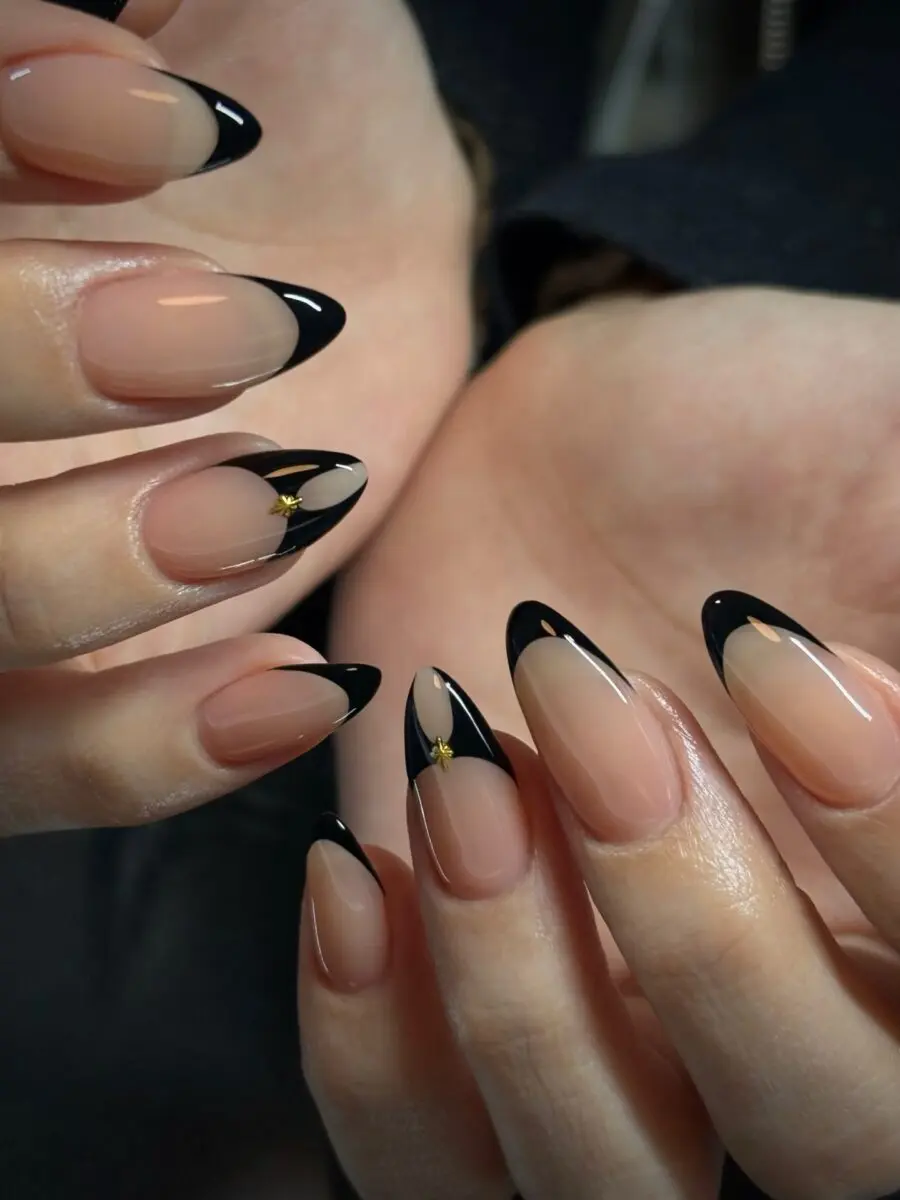 Chic black-tipped minimalist nail design