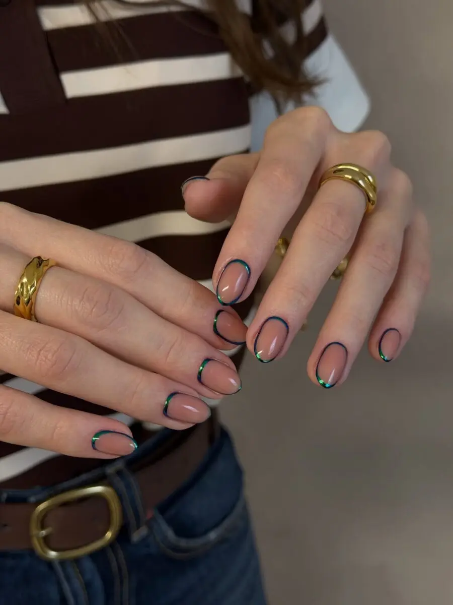 Chic and Subtle Minimalist Nail Design