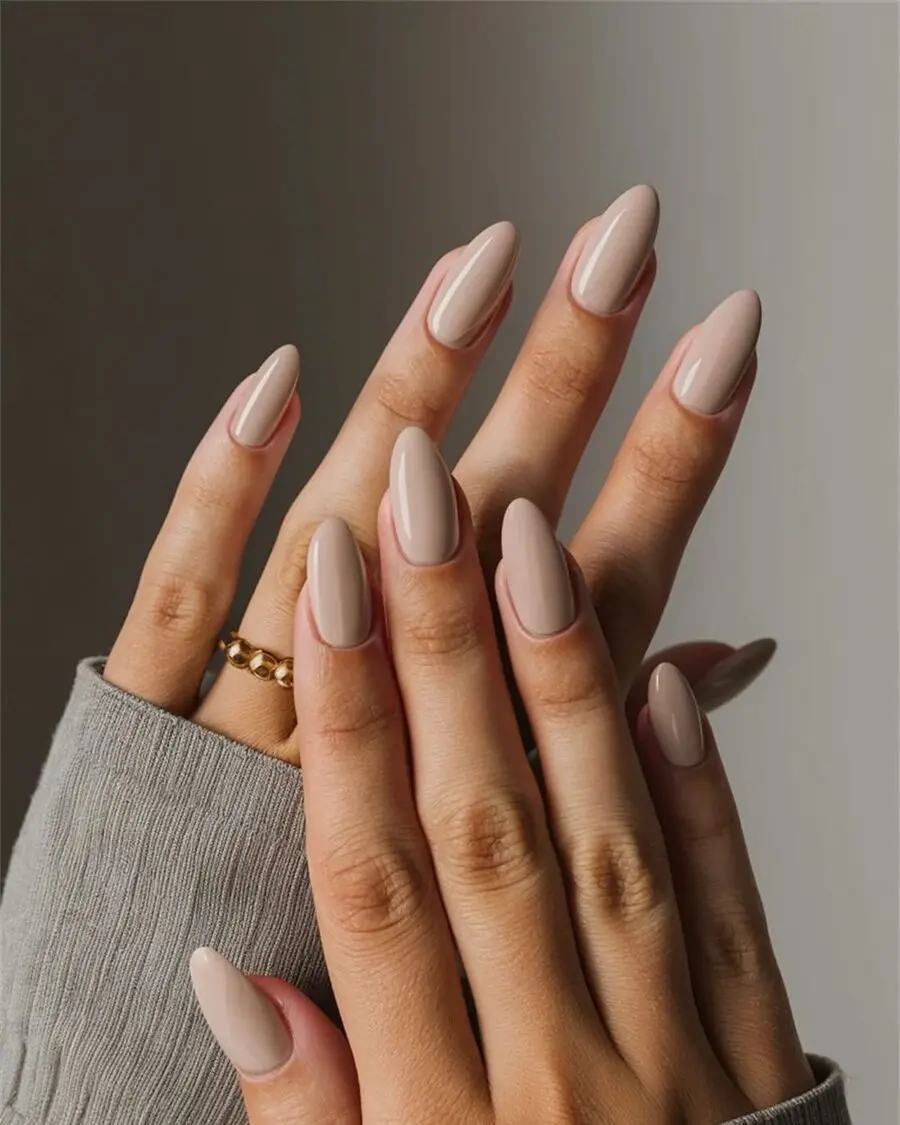 Elegant minimalist nails in soft neutral tones