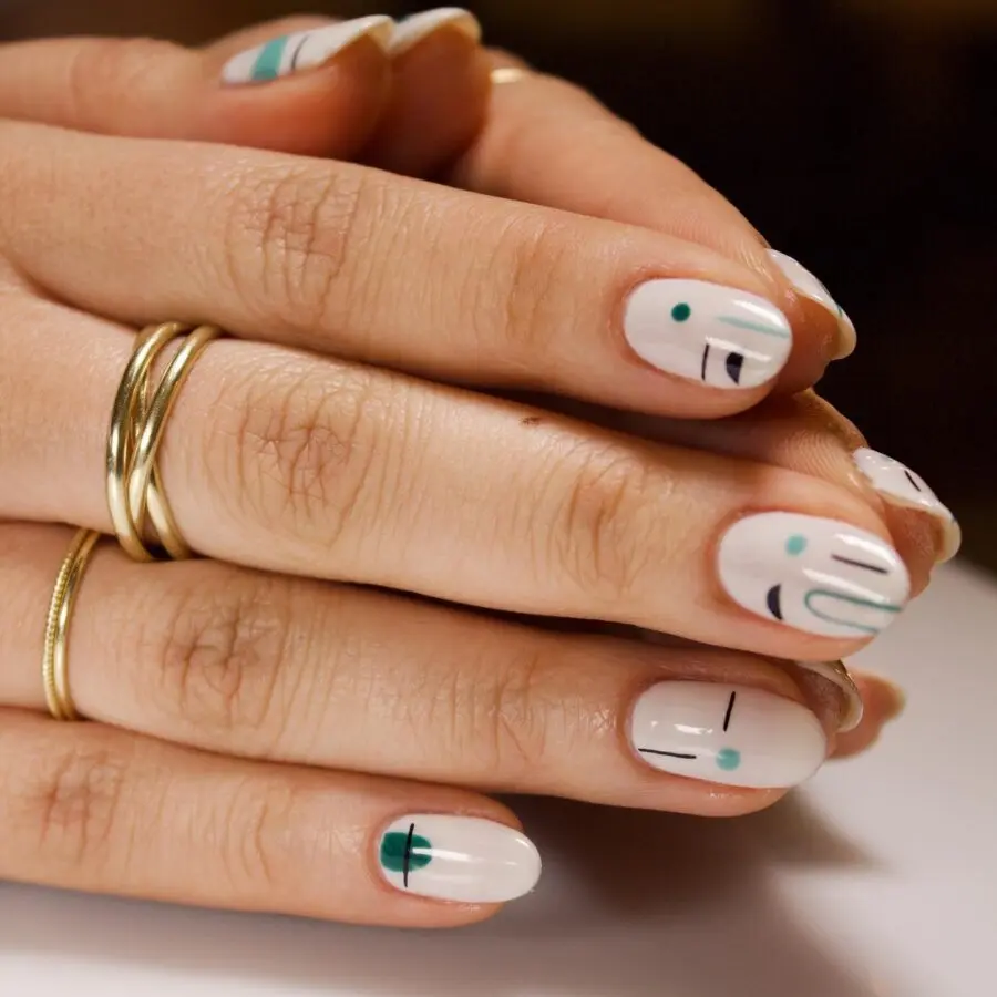 Chic Geometric Patterns on Minimalist Nails