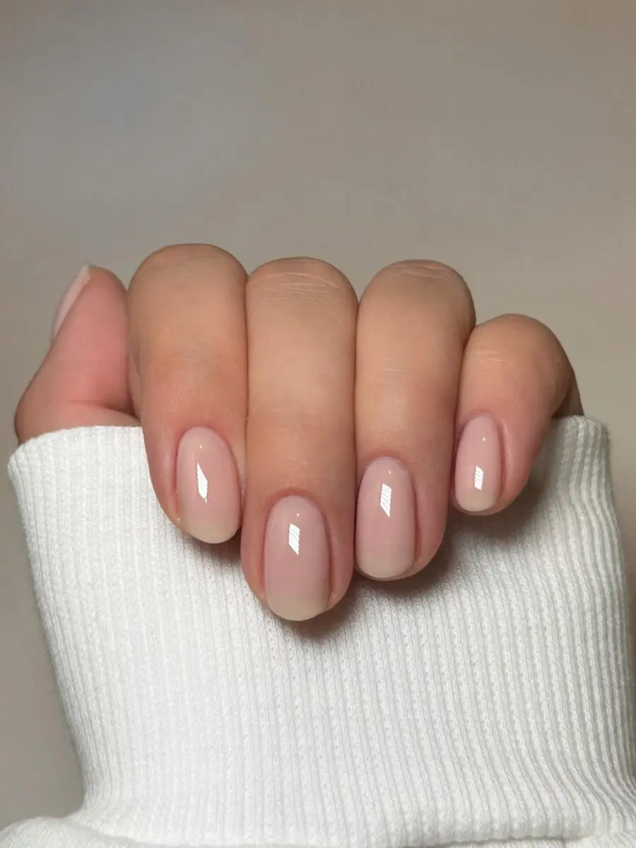 Sleek, Natural Minimalist Nail Design Inspiration