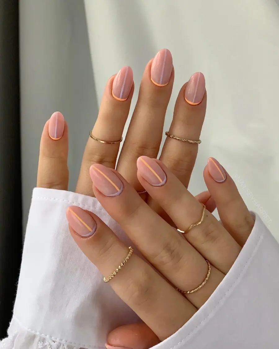 Chic minimalist nails with soft pastel tones