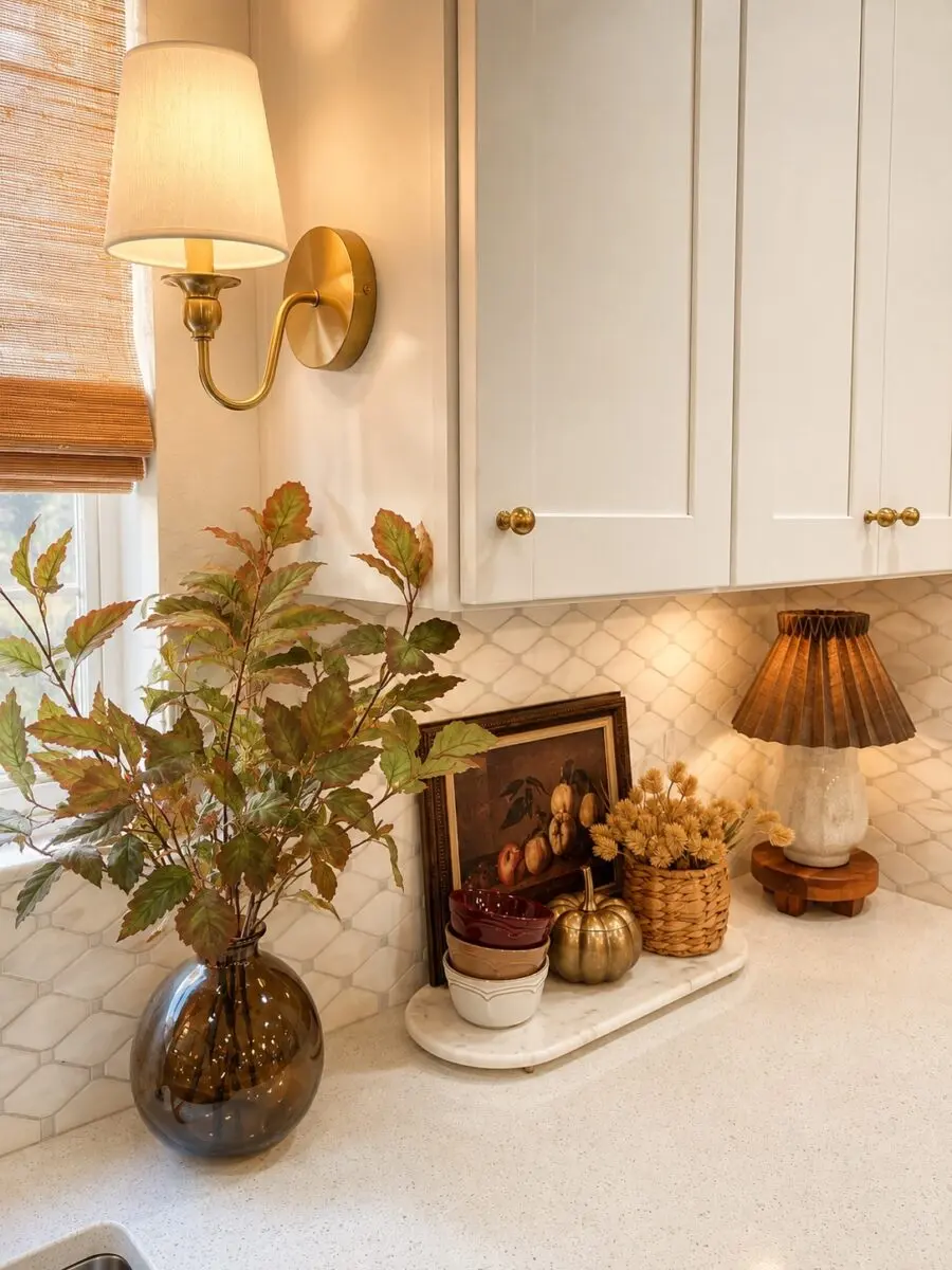 Chic and Inviting Kitchen Counter Decor