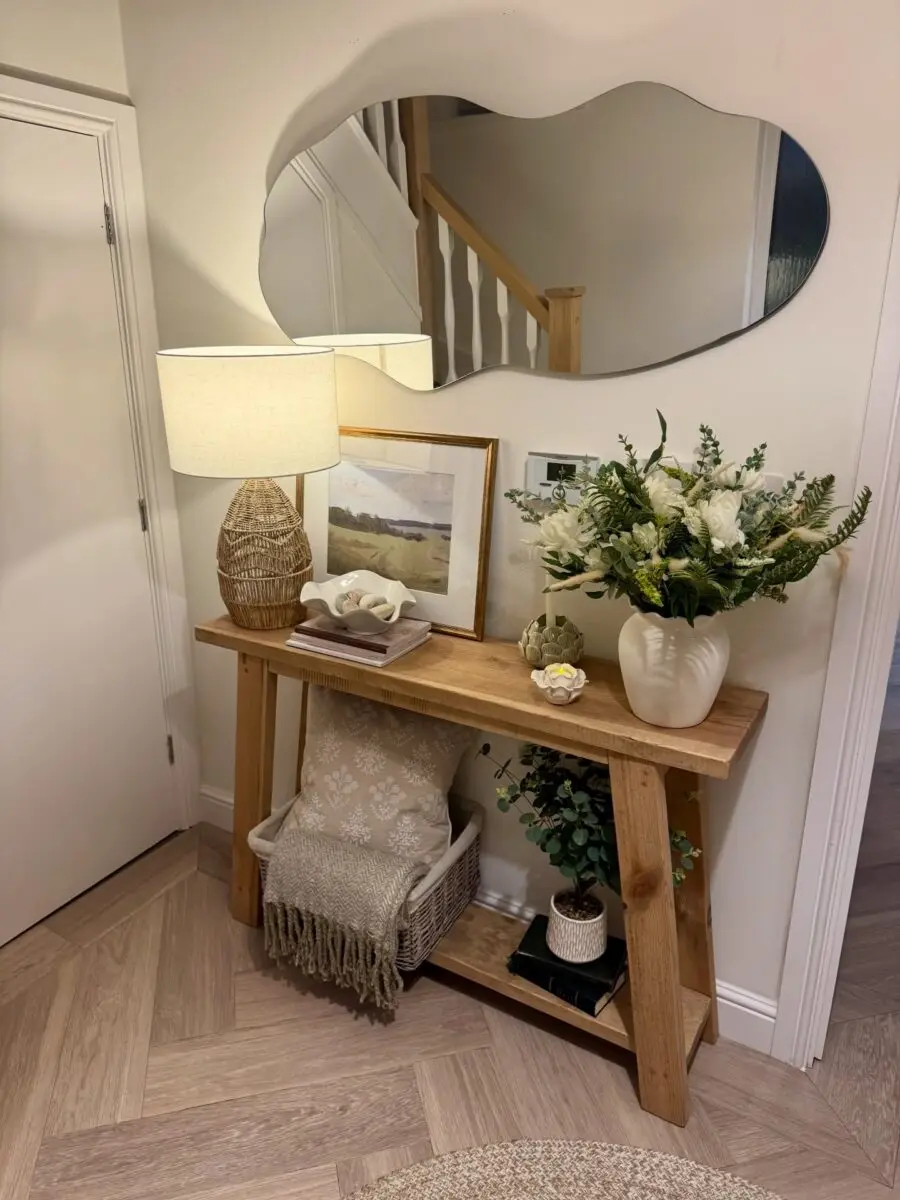 Charming rustic entryway decor with natural elements
