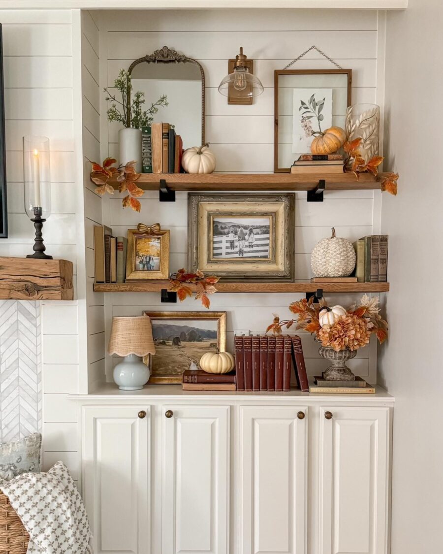 Charming autumn-inspired shelf decor ideas