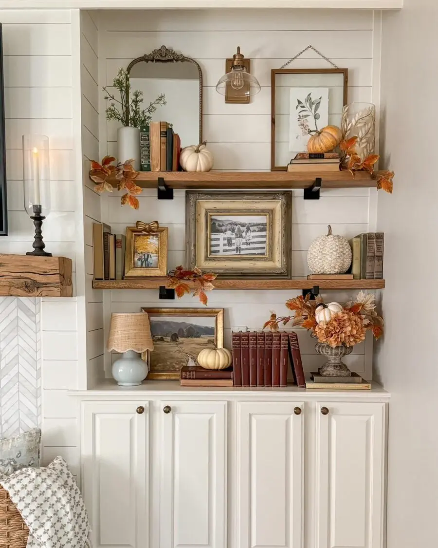 Charming autumn-inspired shelf decor ideas