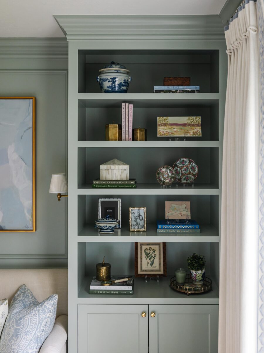 Elegant and functional shelf decor ideas