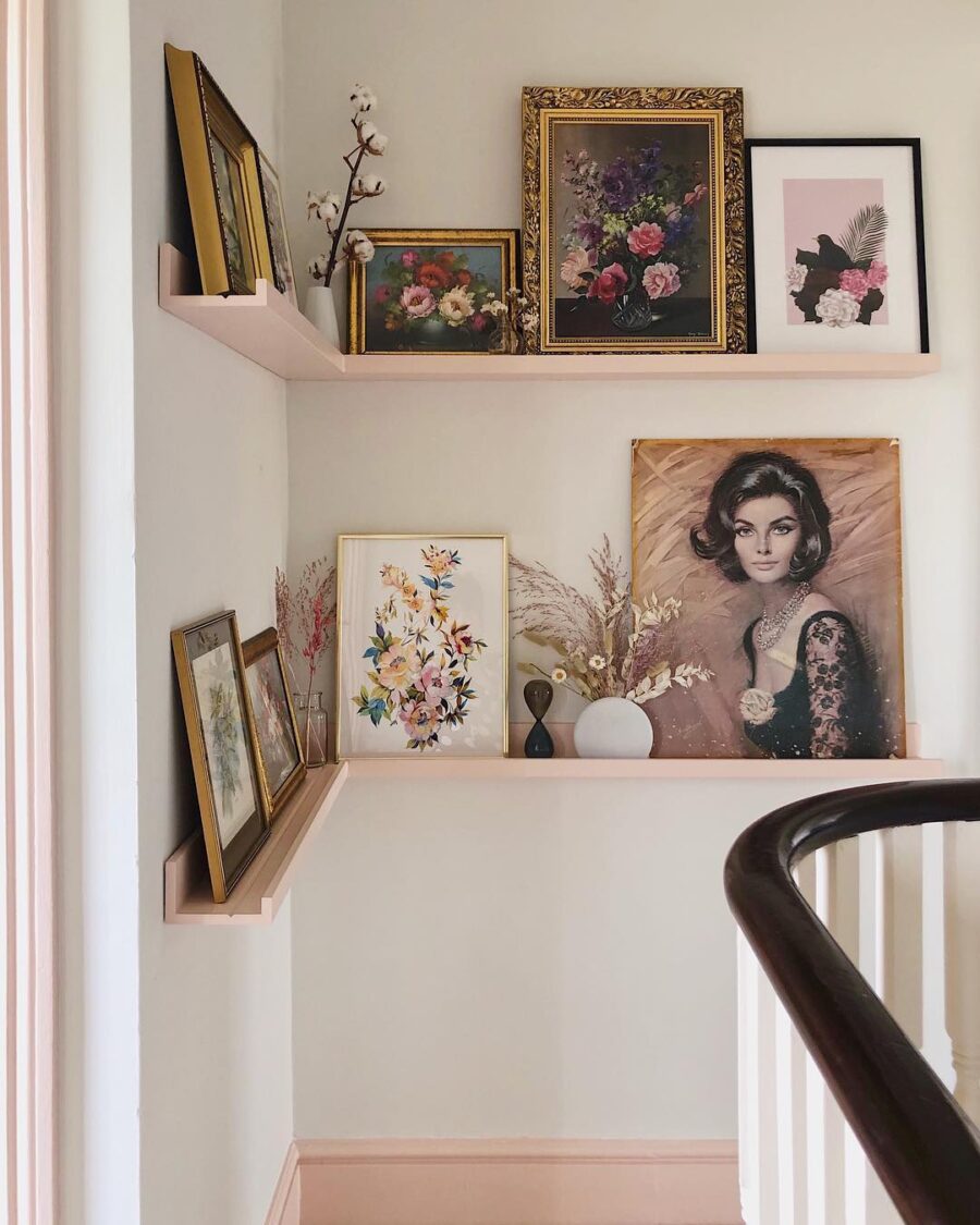 Charming shelf arrangement with elegant art pieces