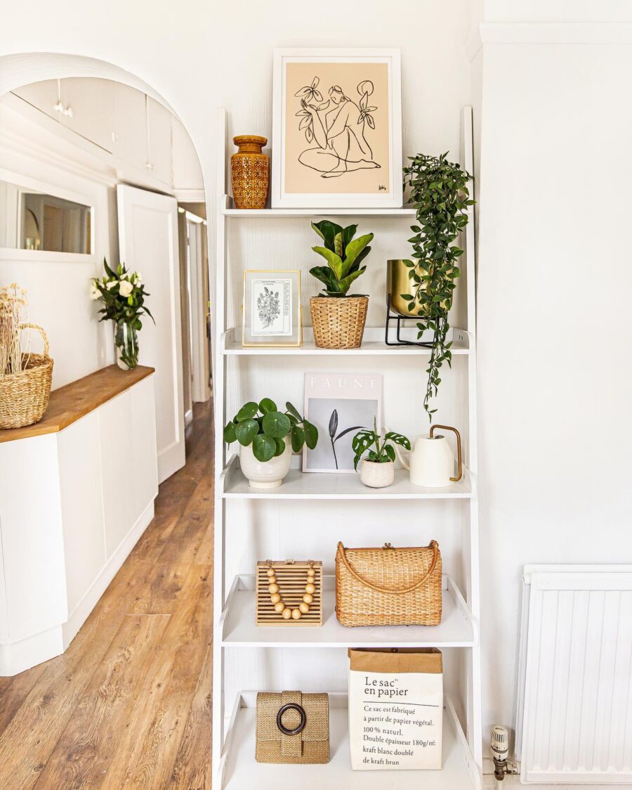 Chic and minimalist shelf decor display