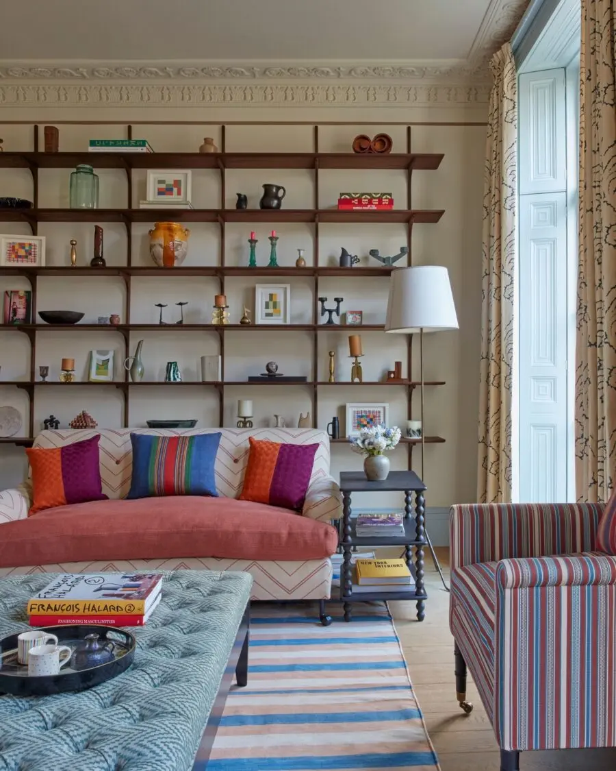 Chic and Vibrant Shelf Decor Inspirations