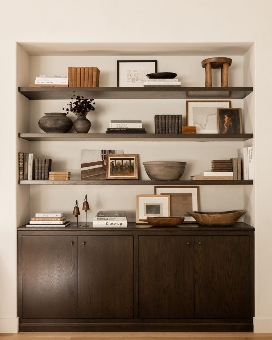 Chic and minimalistic shelf decor ideas