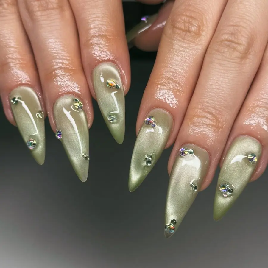 Elegant stiletto nails with shimmering accents