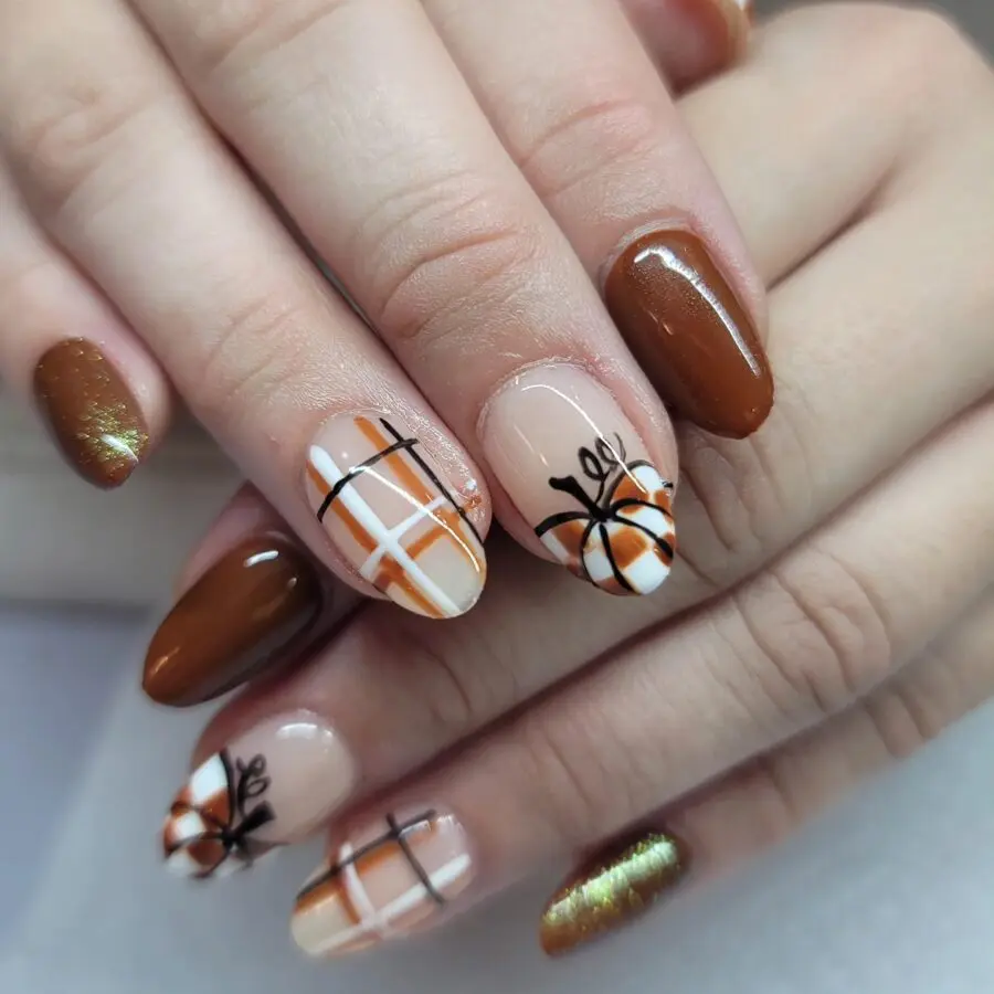 Stylish Thanksgiving Nails with Plaid Design