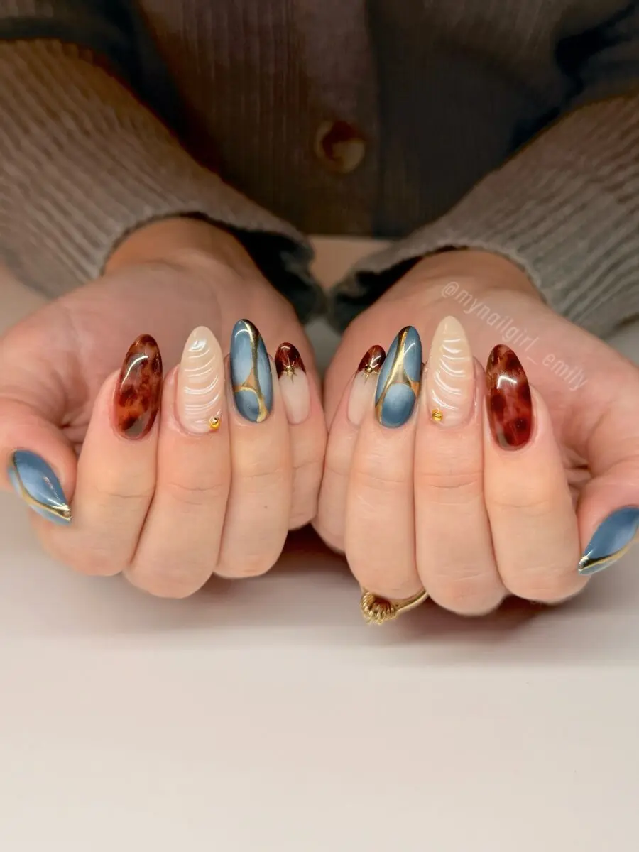 Stylish Thanksgiving Nails with Autumn Touch
