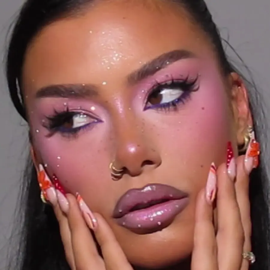 Vibrant Y2K-inspired Pastel Makeup Look