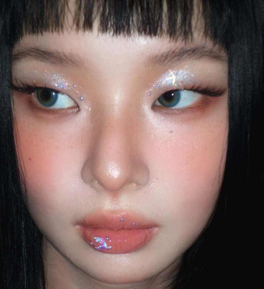 Glimmering Y2K-inspired makeup look