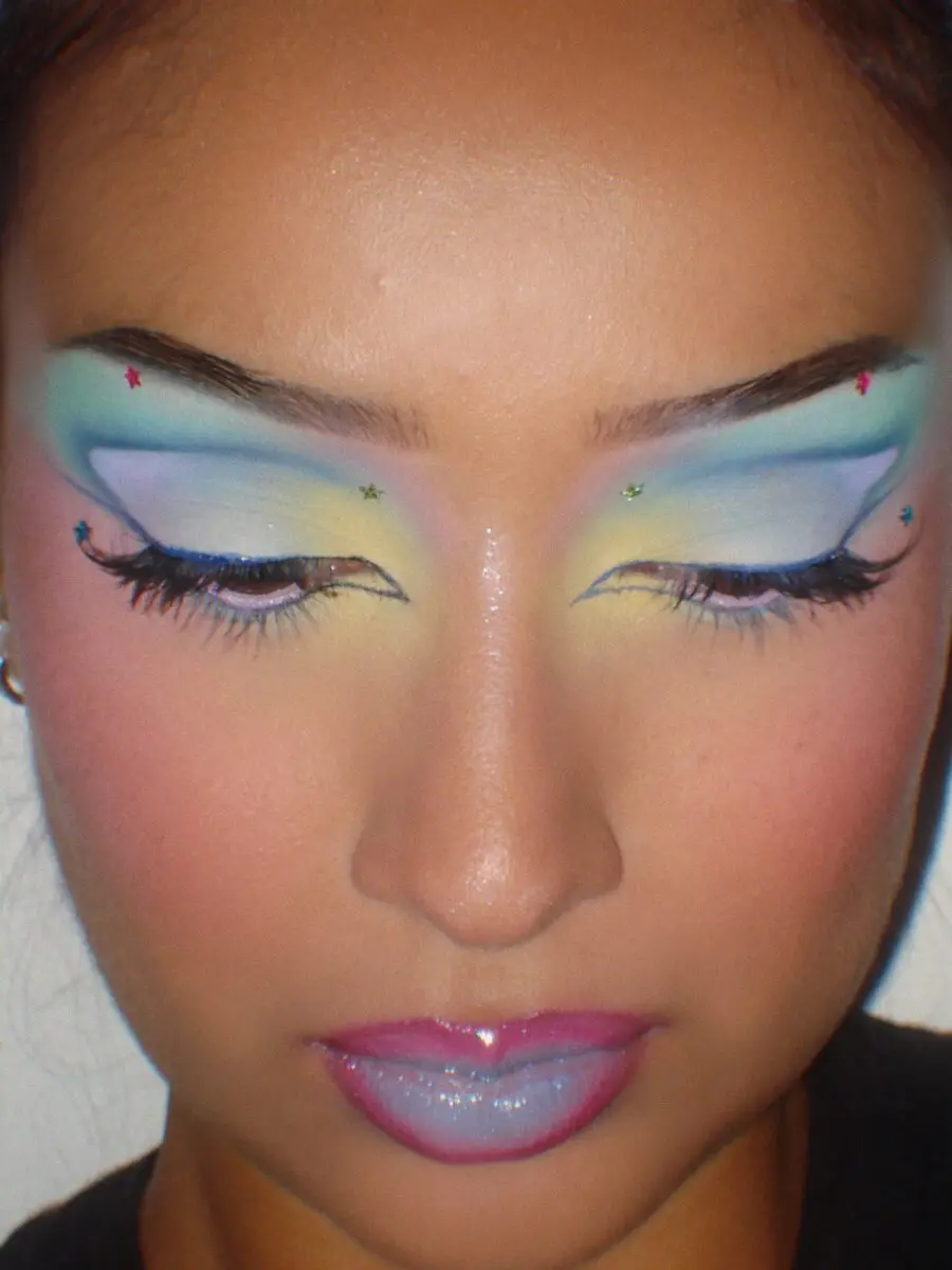 Vibrant pastel Y2K-inspired makeup look