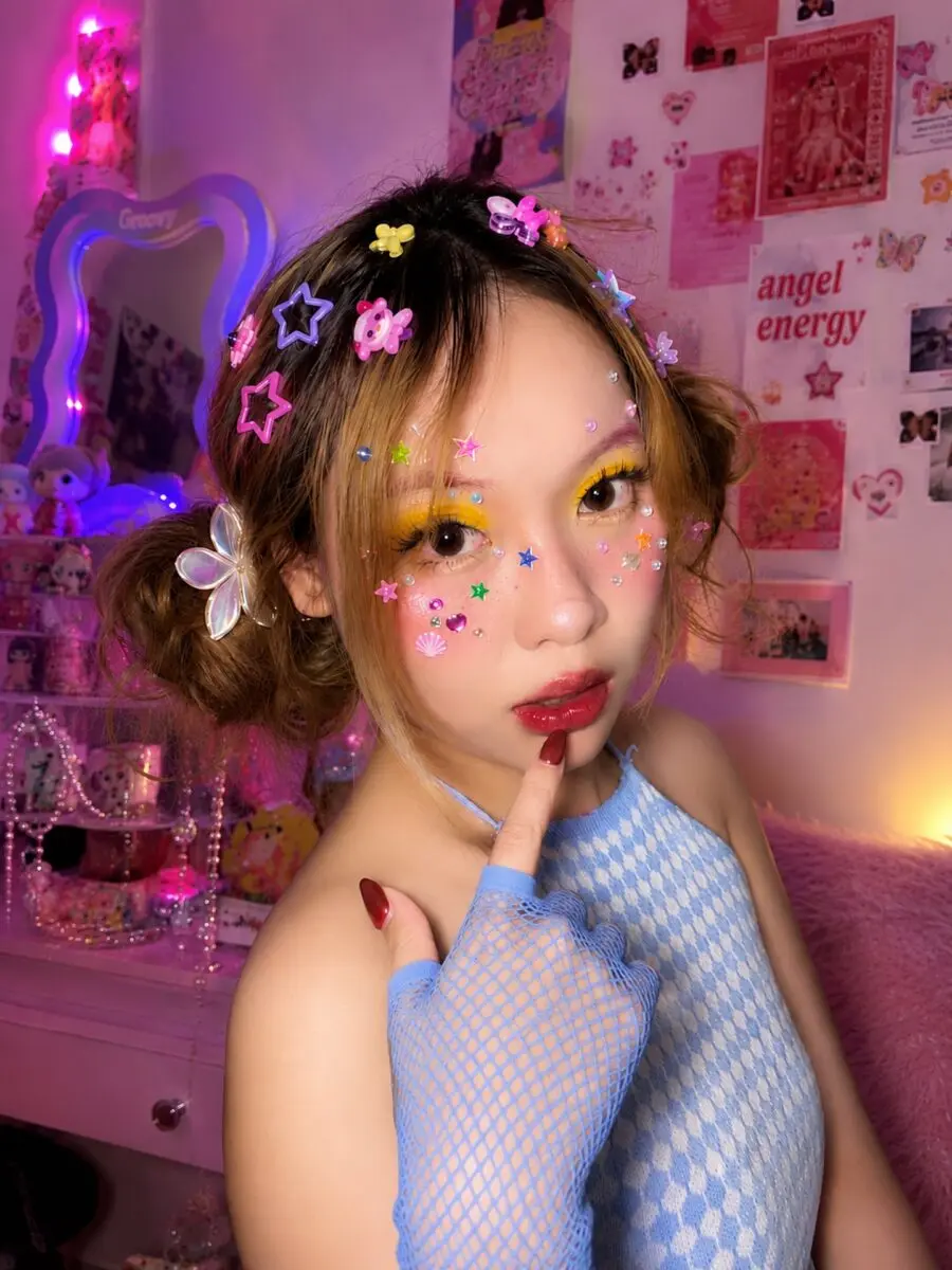 Playful Y2K-inspired makeup with vibrant colors