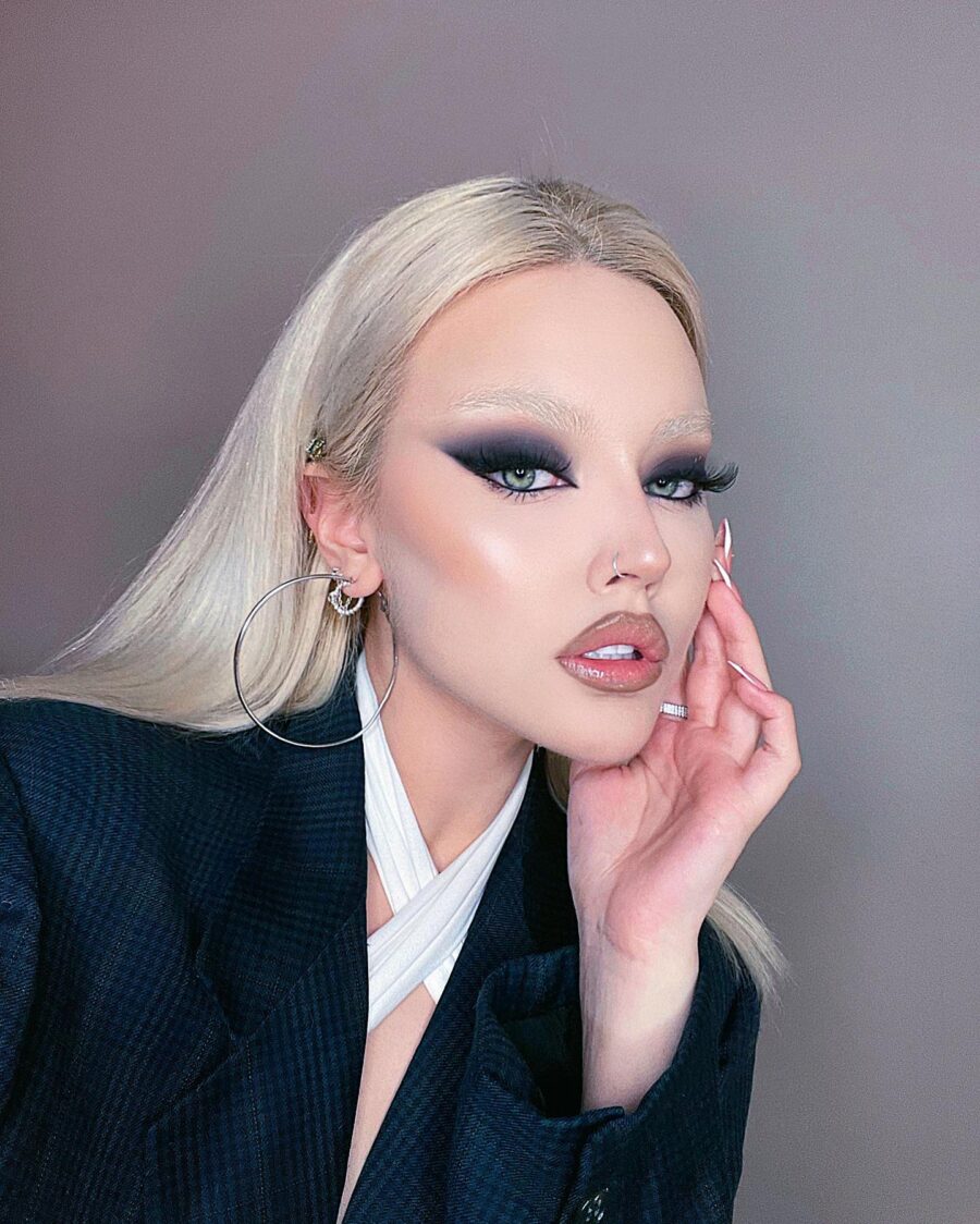 Dramatic Y2K Makeup with Bold Features