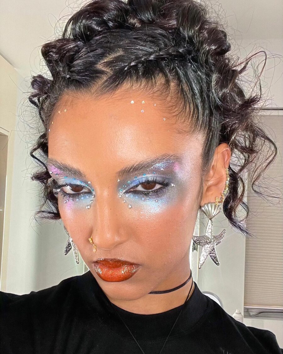 Vibrant Y2K-Inspired Shimmering Makeup Look