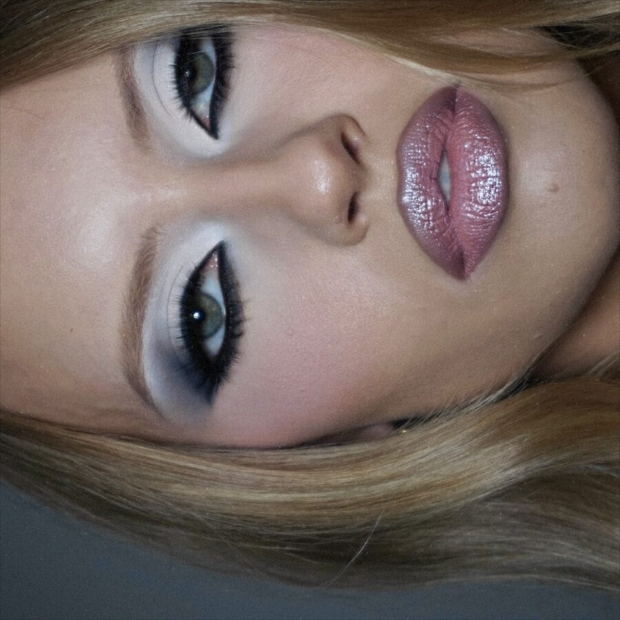 Bold Y2K Glam with Edgy Eyes